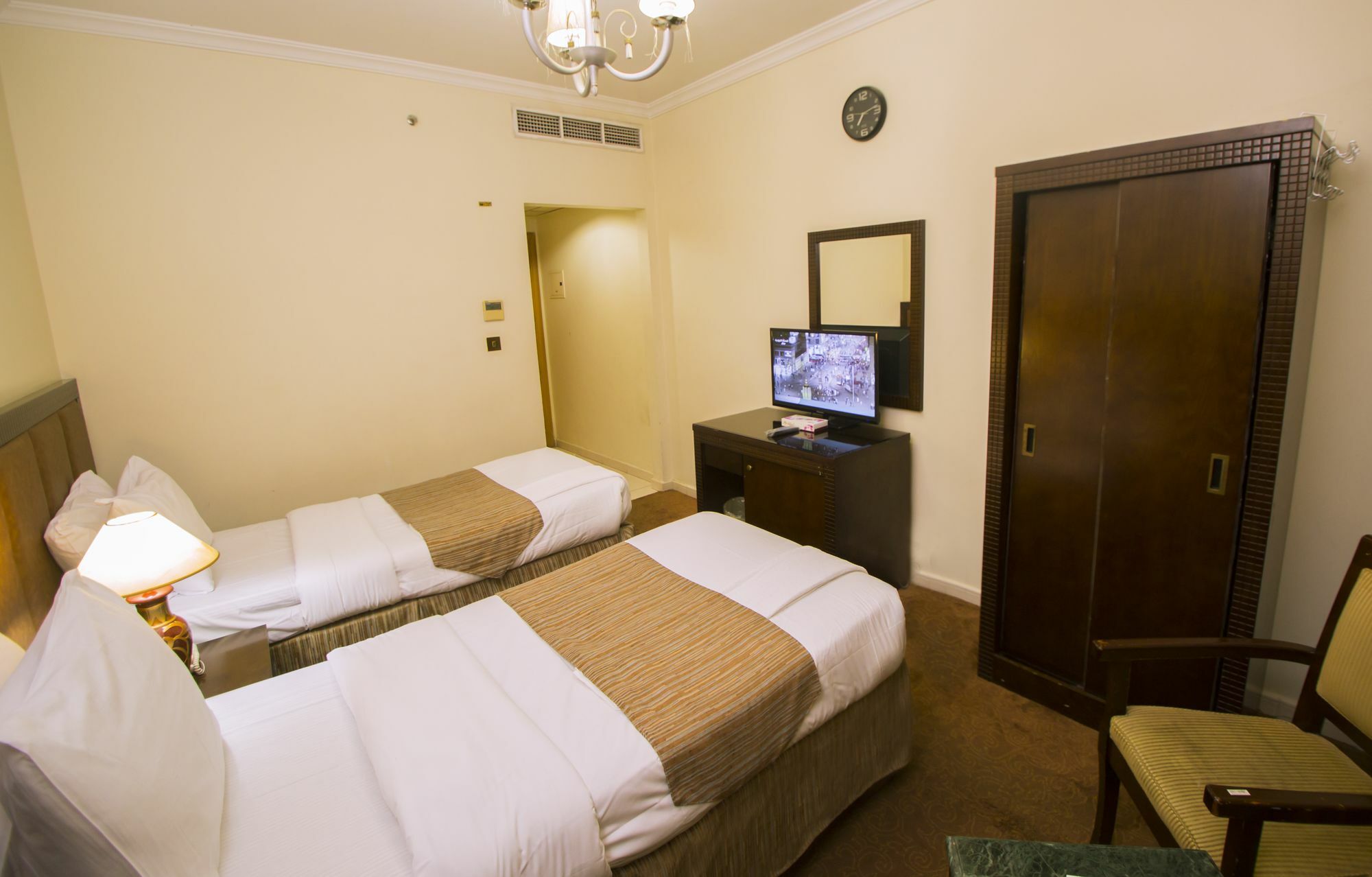 Anwar Al Zahraa Hotel Medina Exterior photo